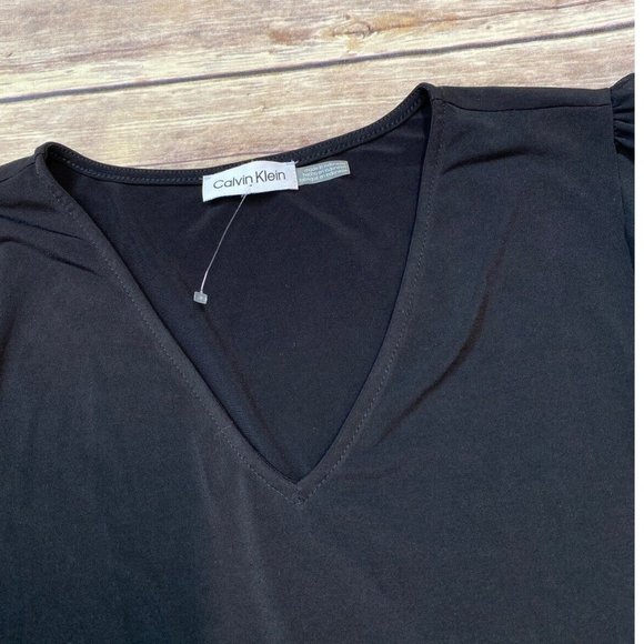 Calvin Klein Mixed Media 3/4 chiffon sleeve V-neck top black - Picture 3 of 5